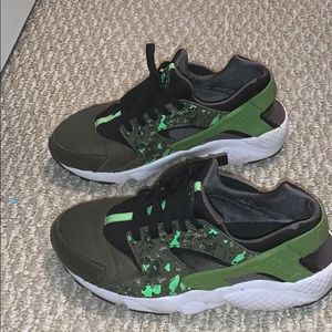 Air Huarache Running Shoe